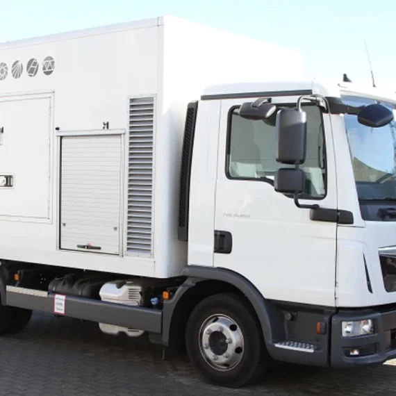 Self-propelled generator